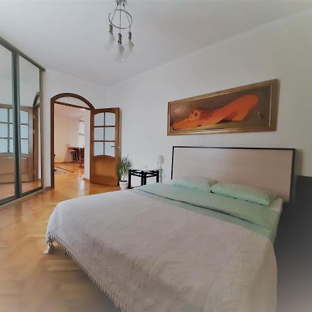 מינסק Apartment On Myasnikova 34 מראה חיצוני תמונה