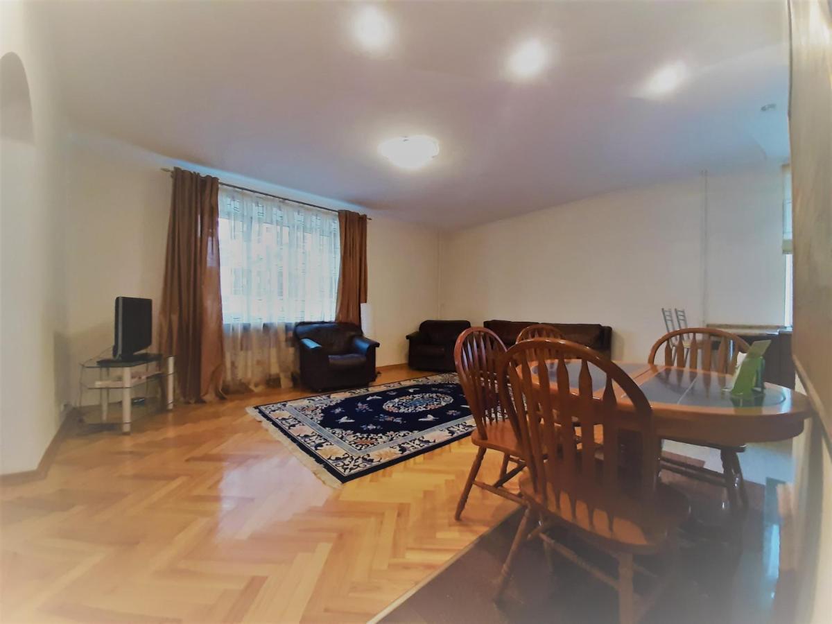 מינסק Apartment On Myasnikova 34 מראה חיצוני תמונה
